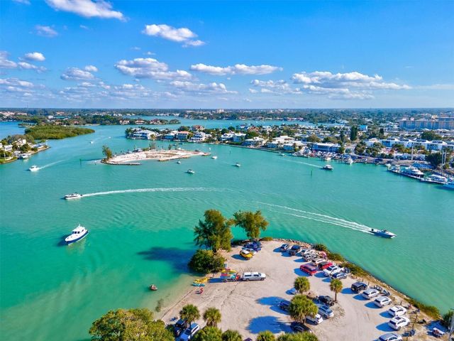507 PINEWOOD AVENUE, Nokomis, FL 34275