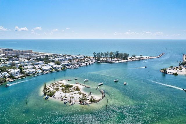507 PINEWOOD AVENUE, Nokomis, FL 34275