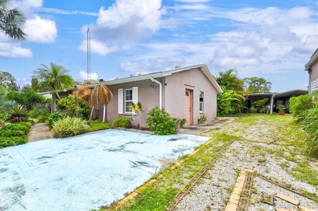 507 PINEWOOD AVENUE, Nokomis, FL 34275