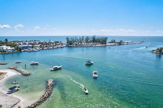 507 PINEWOOD AVENUE, Nokomis, FL 34275