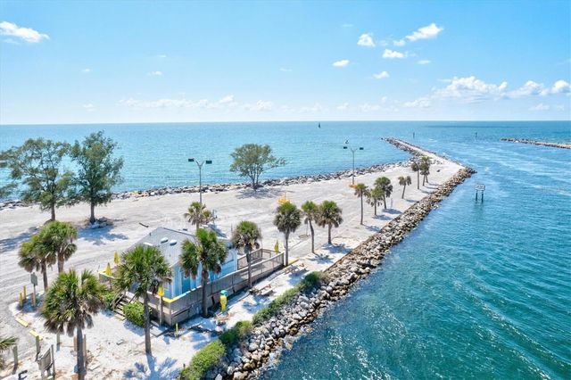 507 PINEWOOD AVENUE, Nokomis, FL 34275