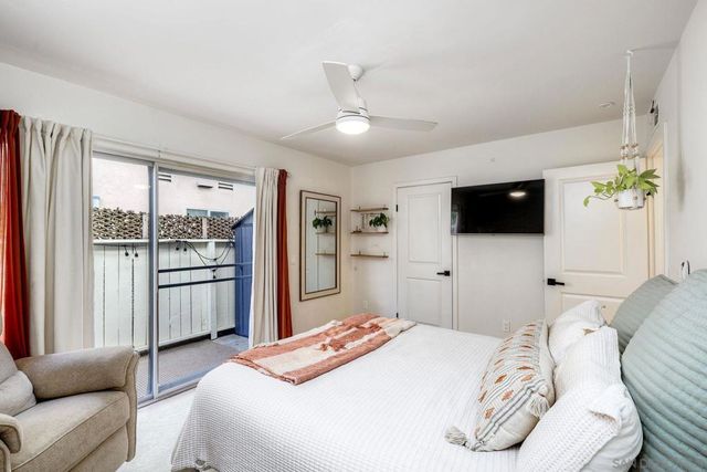 3063 Barnard 1, San Diego, CA 92110