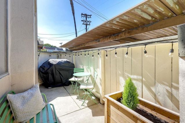 3063 Barnard 1, San Diego, CA 92110