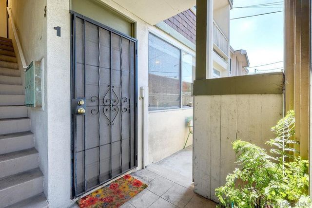 3063 Barnard 1, San Diego, CA 92110