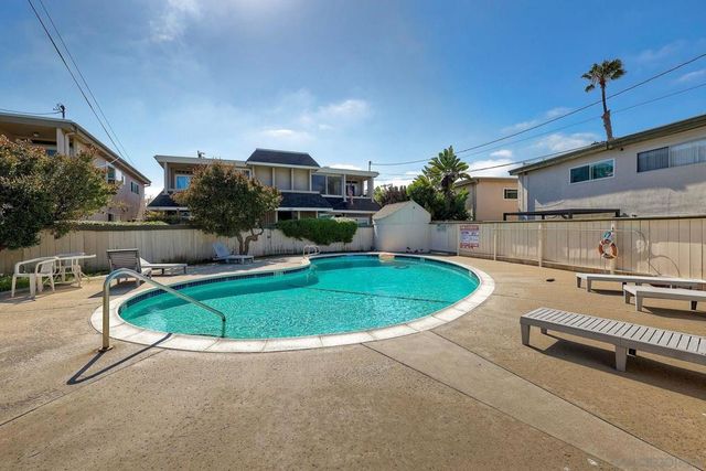 3063 Barnard 1, San Diego, CA 92110