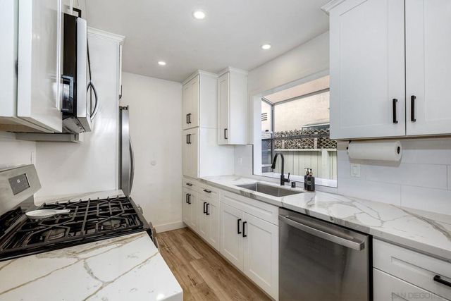 3063 Barnard 1, San Diego, CA 92110