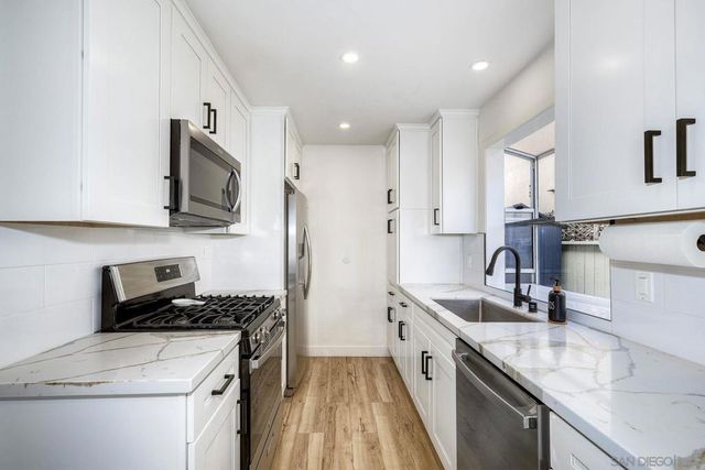 3063 Barnard 1, San Diego, CA 92110