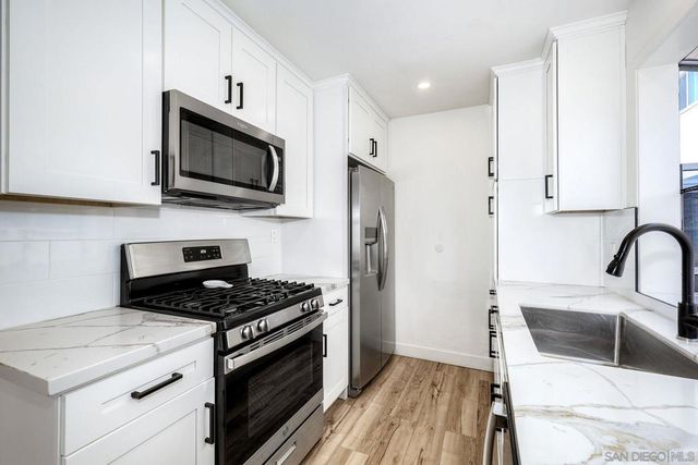 3063 Barnard 1, San Diego, CA 92110