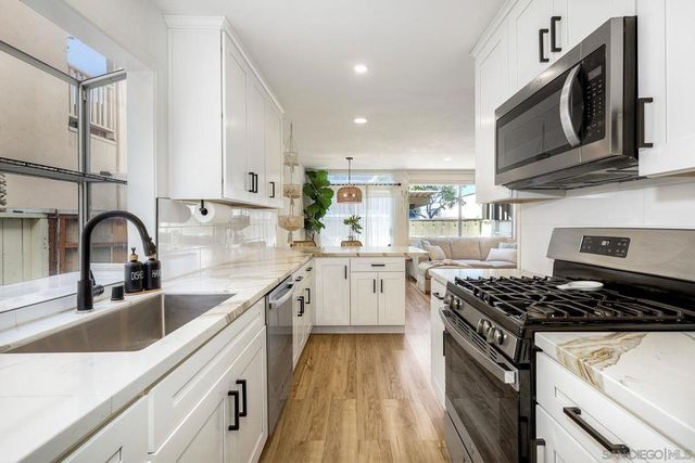 3063 Barnard 1, San Diego, CA 92110