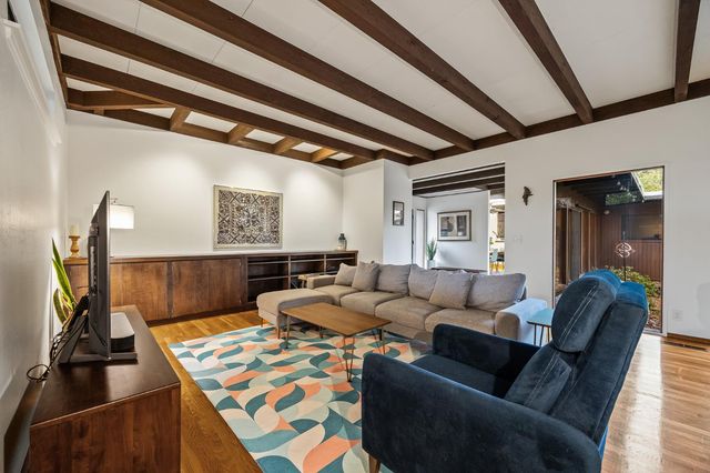 1135 E Santa Ana Avenue, Fresno, CA 93704