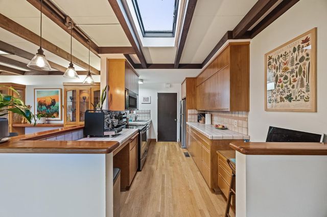 1135 E Santa Ana Avenue, Fresno, CA 93704