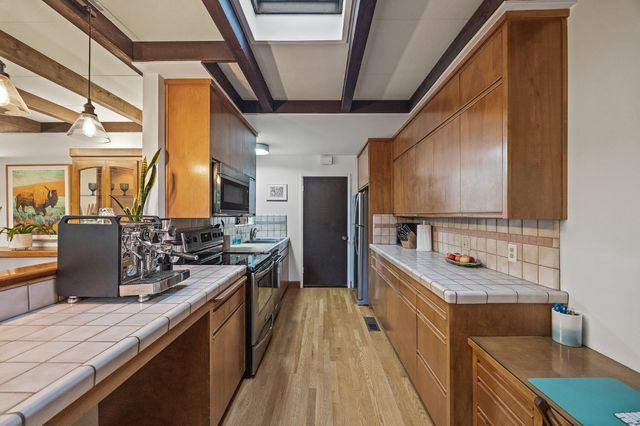 1135 E Santa Ana Avenue, Fresno, CA 93704