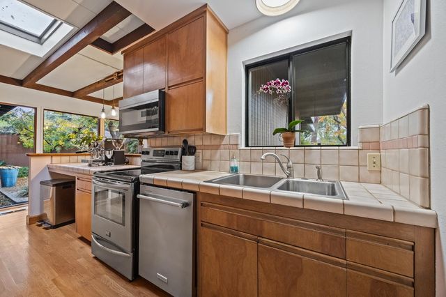 1135 E Santa Ana Avenue, Fresno, CA 93704