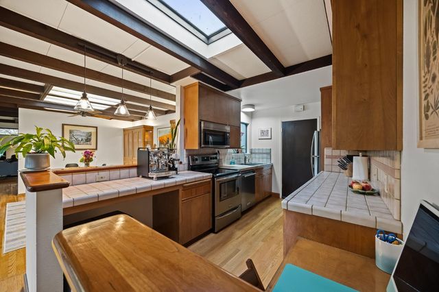 1135 E Santa Ana Avenue, Fresno, CA 93704