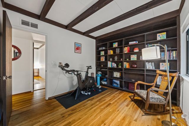 1135 E Santa Ana Avenue, Fresno, CA 93704