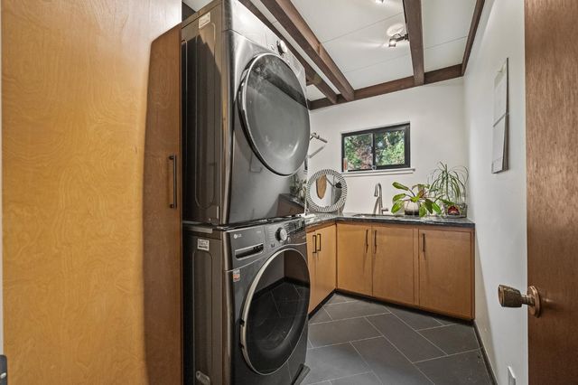 1135 E Santa Ana Avenue, Fresno, CA 93704