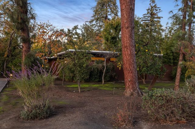 1135 E Santa Ana Avenue, Fresno, CA 93704