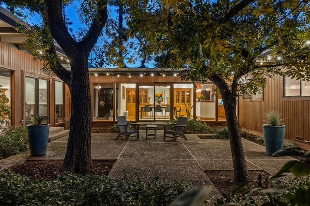 1135 E Santa Ana Avenue, Fresno, CA 93704