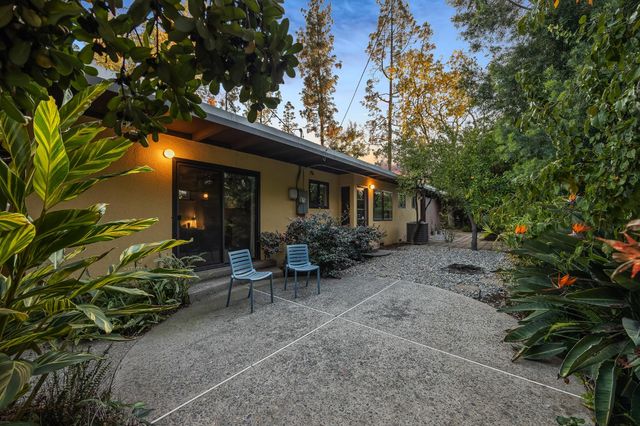 1135 E Santa Ana Avenue, Fresno, CA 93704