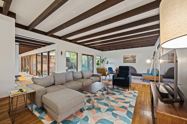 1135 E Santa Ana Avenue, Fresno, CA 93704