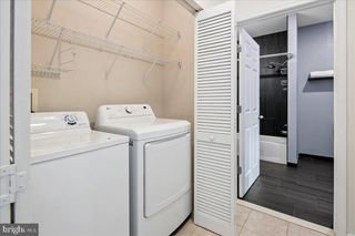 2465 ARMY NAVY DR #1-302, Arlington, VA 22206