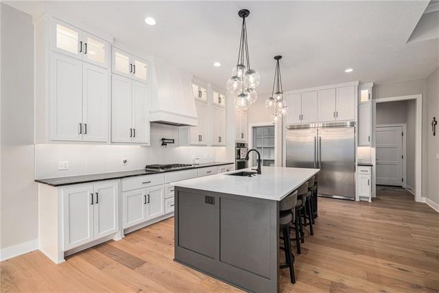 15447 W 168th Place, Olathe, KS 66062