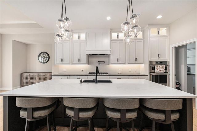 15447 W 168th Place, Olathe, KS 66062