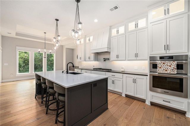 15447 W 168th Place, Olathe, KS 66062