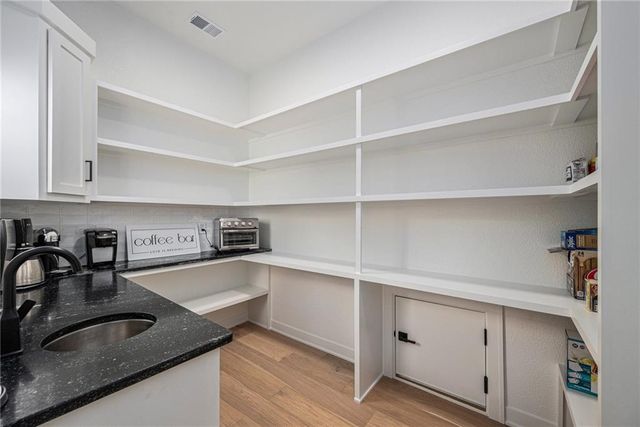 15447 W 168th Place, Olathe, KS 66062