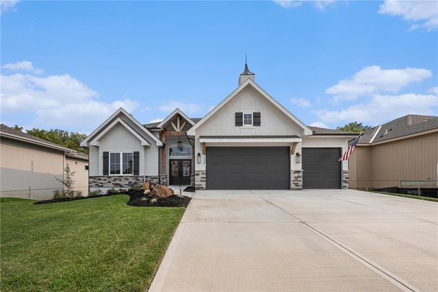 15447 W 168th Place, Olathe, KS 66062