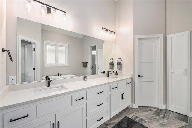 15447 W 168th Place, Olathe, KS 66062