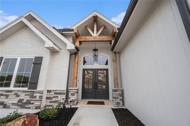 15447 W 168th Place, Olathe, KS 66062