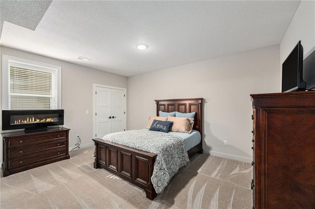 15447 W 168th Place, Olathe, KS 66062