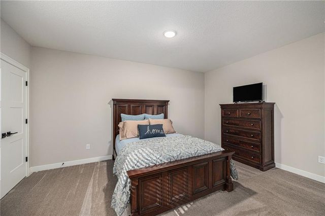 15447 W 168th Place, Olathe, KS 66062