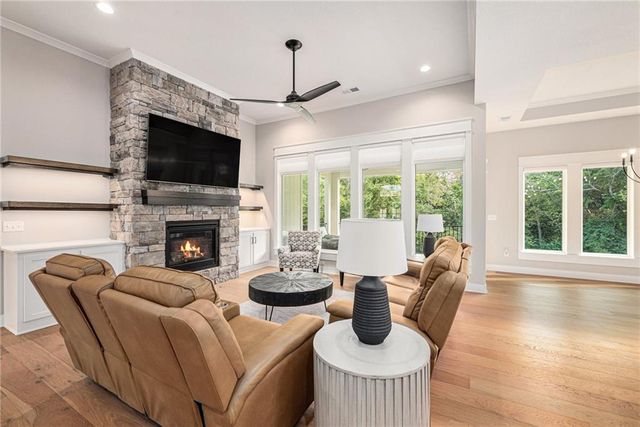 15447 W 168th Place, Olathe, KS 66062