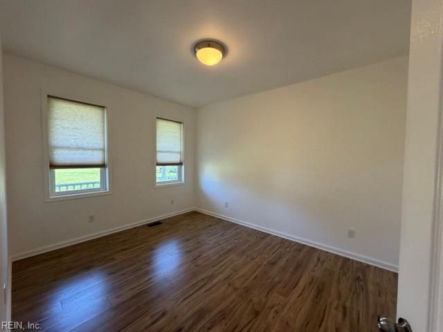 5 Lone Star LN, Poquoson, VA 23662