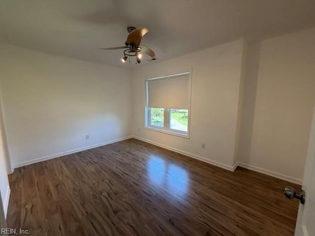 5 Lone Star LN, Poquoson, VA 23662