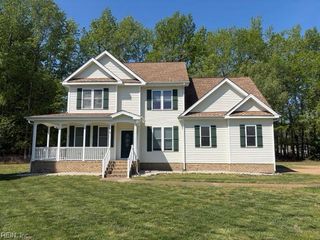 5 Lone Star LN, Poquoson, VA 23662