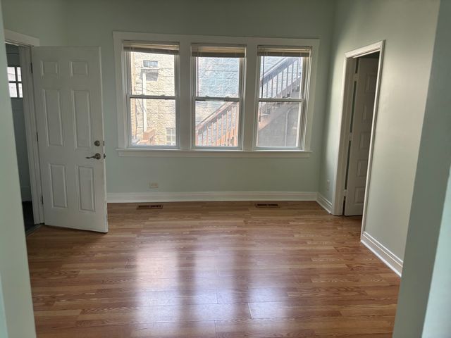 3248 N Clark Street 1R, Chicago, IL 60657