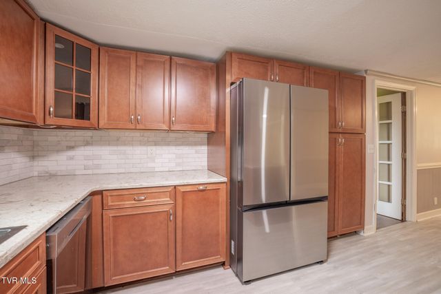 524 Cherokee Drive, Mount Carmel, TN 37645