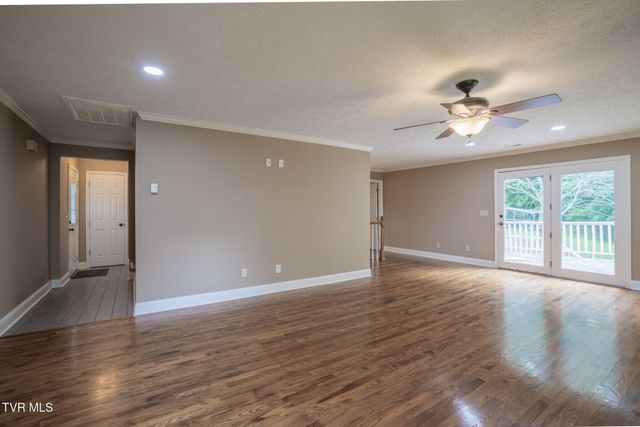524 Cherokee Drive, Mount Carmel, TN 37645