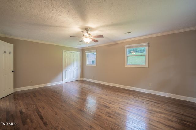 524 Cherokee Drive, Mount Carmel, TN 37645