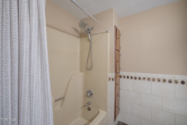 524 Cherokee Drive, Mount Carmel, TN 37645