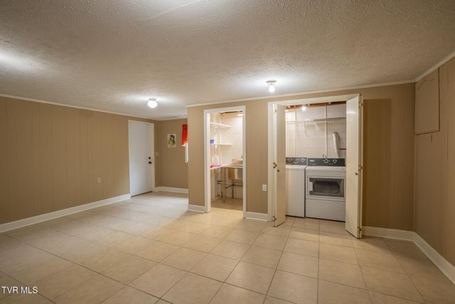 524 Cherokee Drive, Mount Carmel, TN 37645