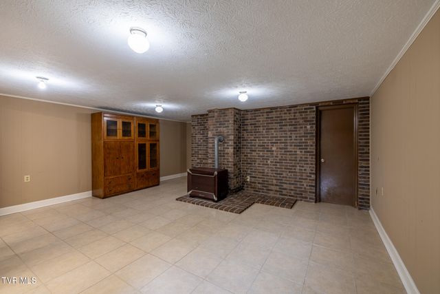 524 Cherokee Drive, Mount Carmel, TN 37645