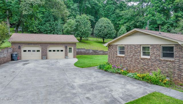 524 Cherokee Drive, Mount Carmel, TN 37645