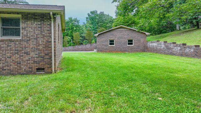 524 Cherokee Drive, Mount Carmel, TN 37645