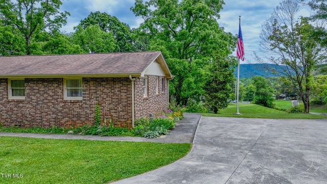 524 Cherokee Drive, Mount Carmel, TN 37645