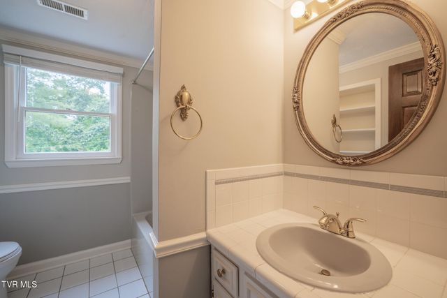 524 Cherokee Drive, Mount Carmel, TN 37645