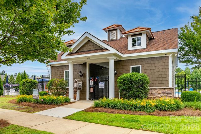 109 Creekside Crossing Lane, Mooresville, NC 28117